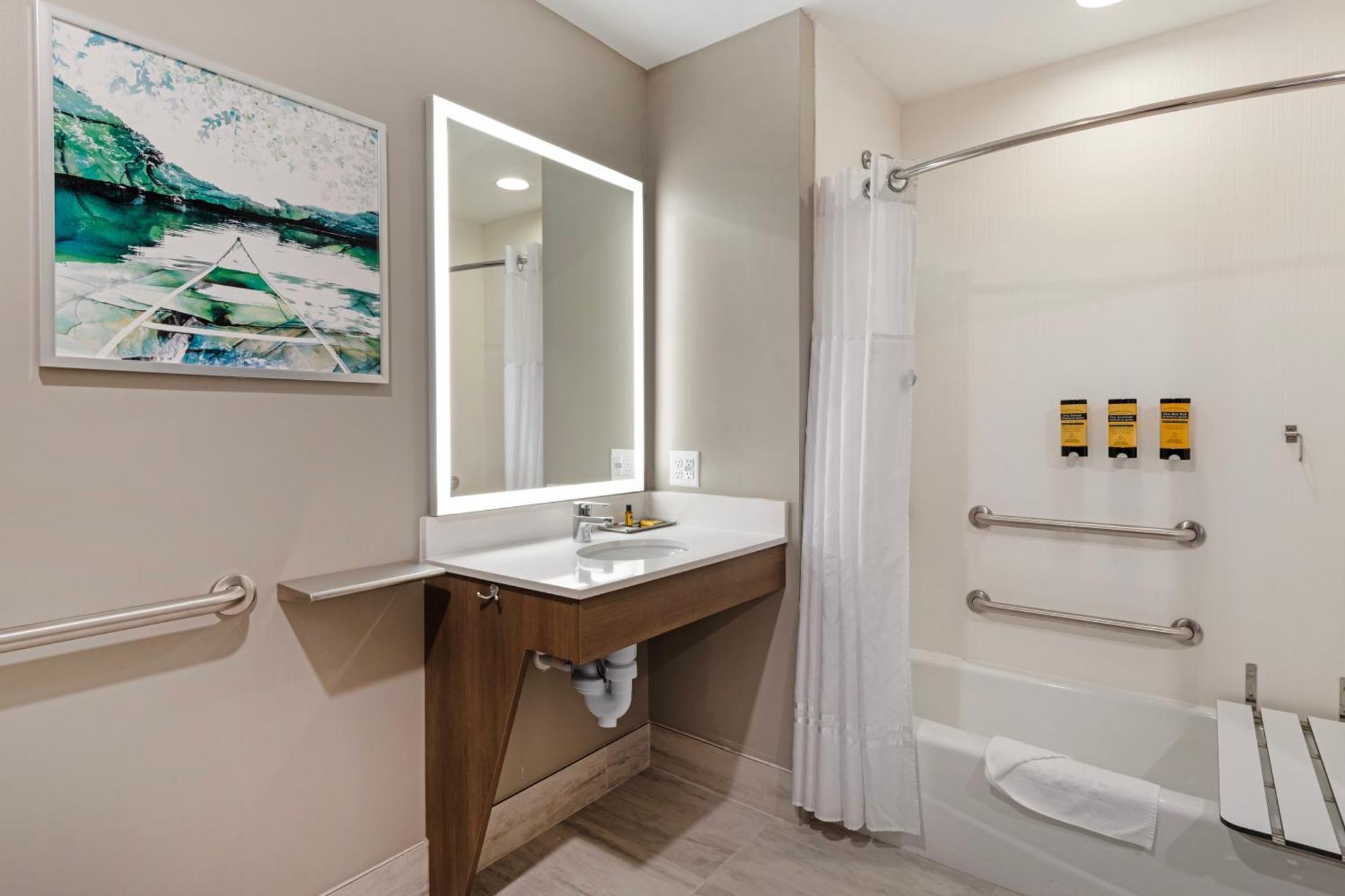 Best Western Plus Grand Rapids Mn Exterior photo