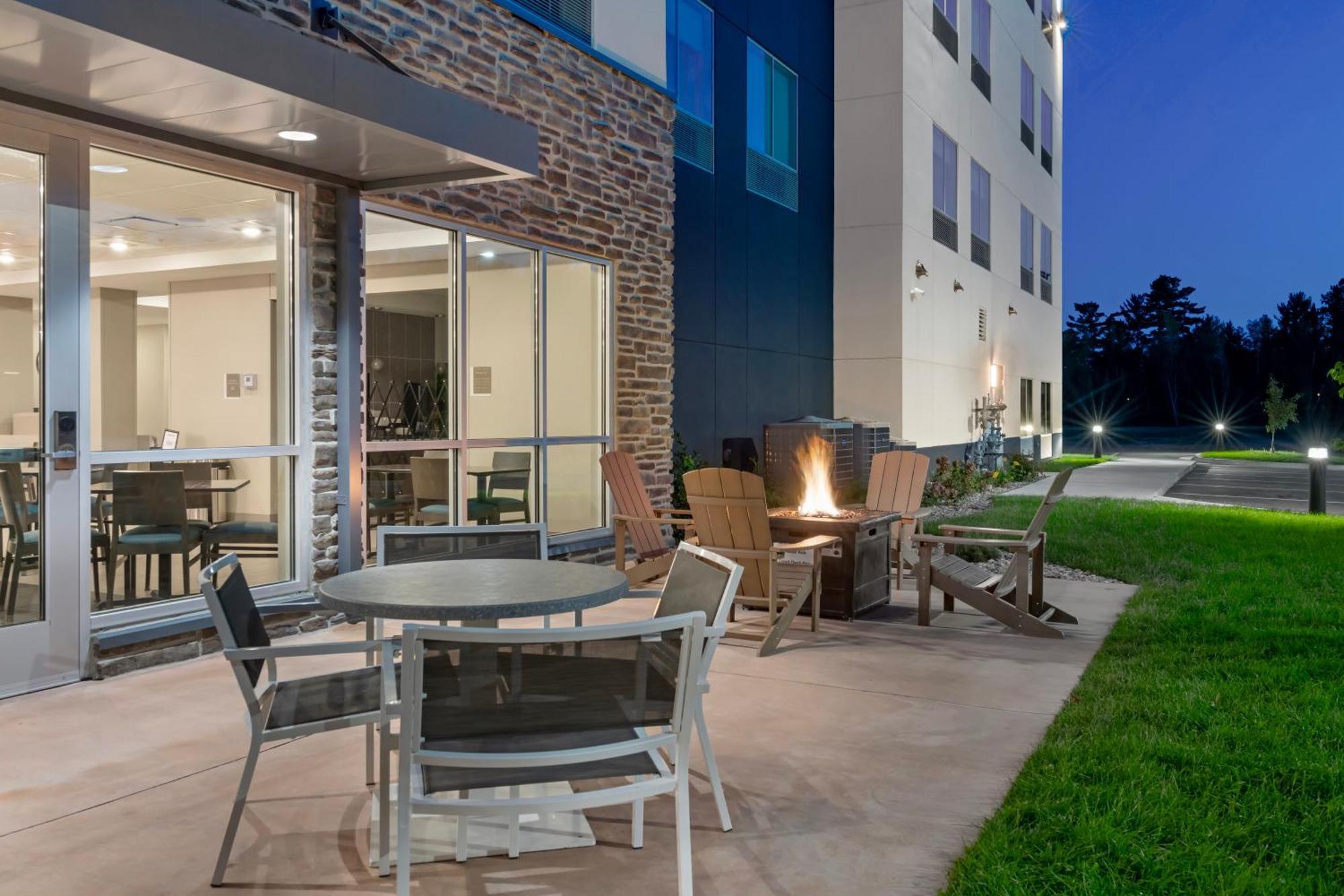Best Western Plus Grand Rapids Mn Exterior photo